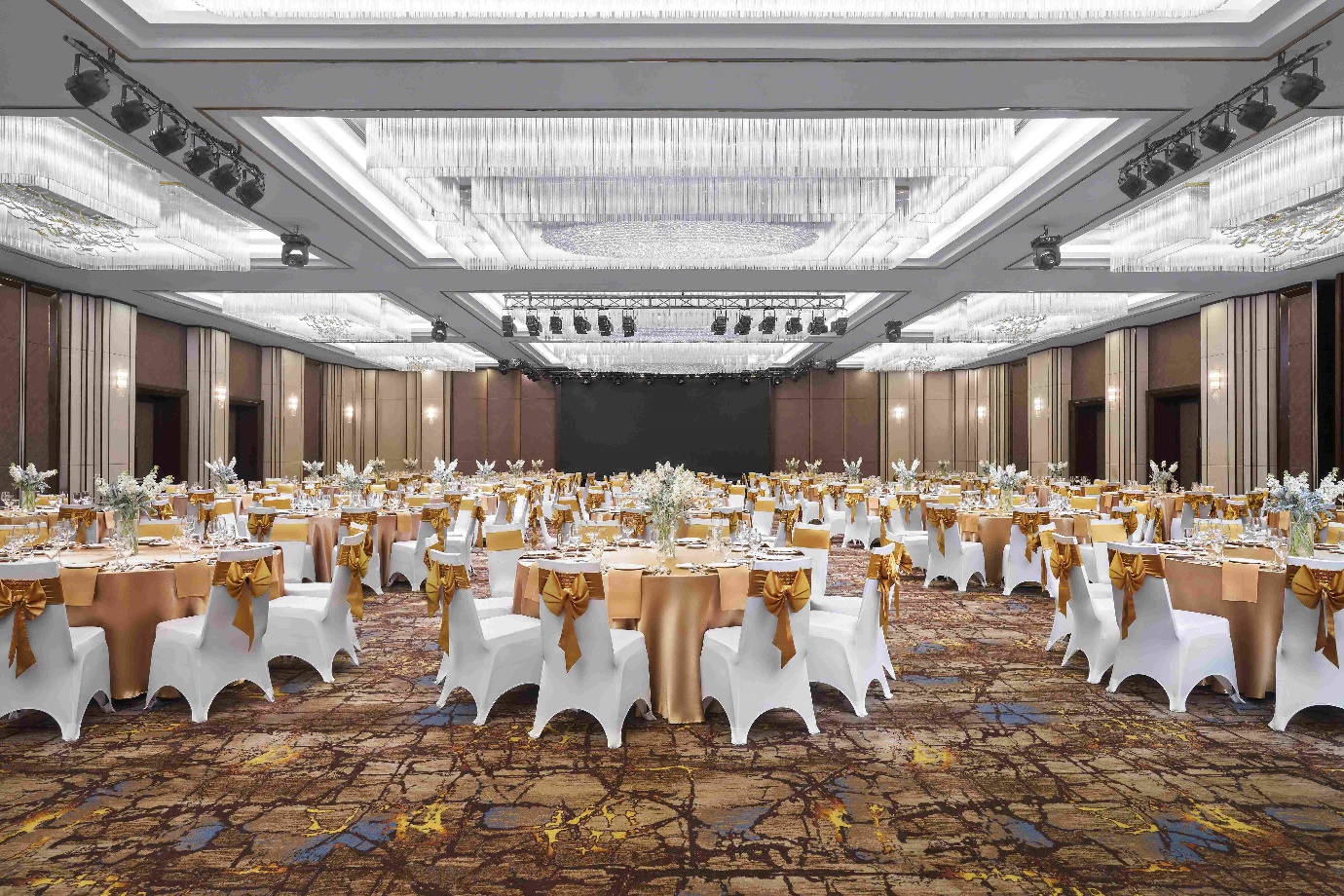 Tổ chức sự kiện theo nhu cầu của các doanh nghiệp, tổ chức tại Sheraton Hải Phòng.