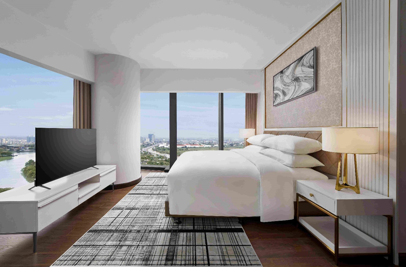 Lựa chọn các phòng nghỉ đa dạng tại Sheraton Hải Phòng với tầm nhìn bao quát thành phố.
