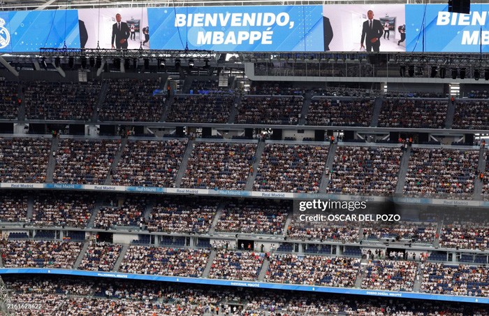 Lễ ra mắt Mbappe ở Real Madrid: Siêu sao hôn lên logo "Kền kền trắng" - 6