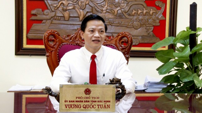 Ông Vương Quốc Tuấn điều hành UBND tỉnh Bắc Ninh.