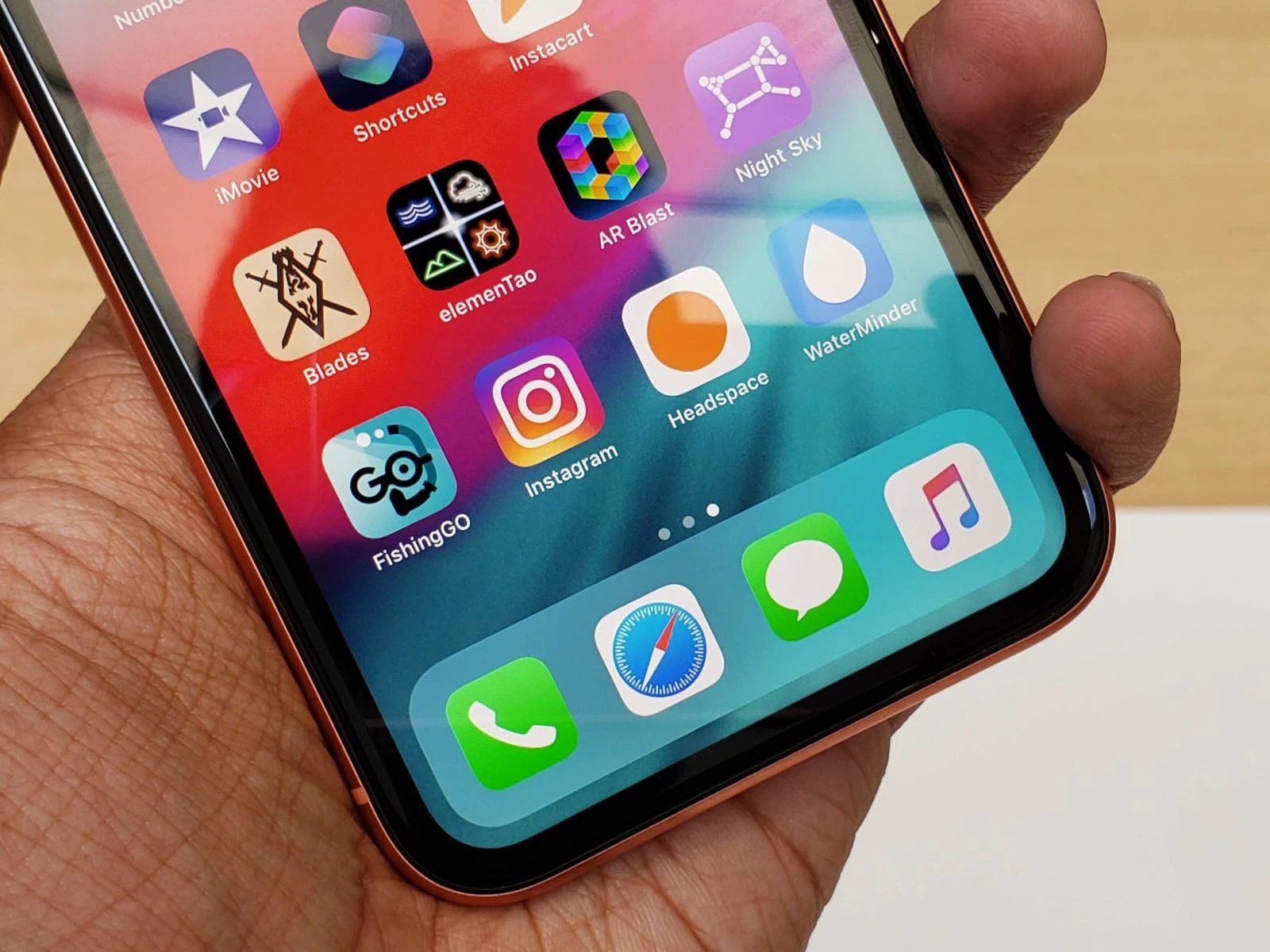 iPhone giá dưới 6 triệu có cỡ màn hình 