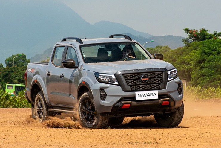 Nissan Navara bản nâng cấp ra mắt thị trường Việt, giá từ 685 triệu đồng - 3