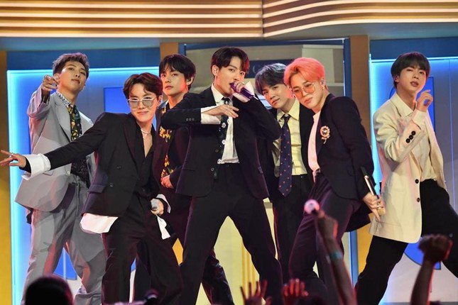 BTS diễn tại Billboard Music Awards 2019.