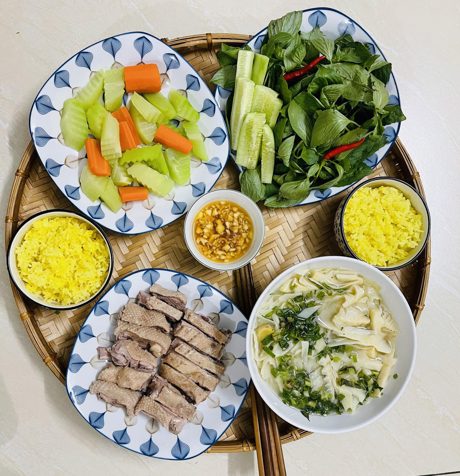 Vịt luộc&nbsp;- Canh măng - Rau củ luộc