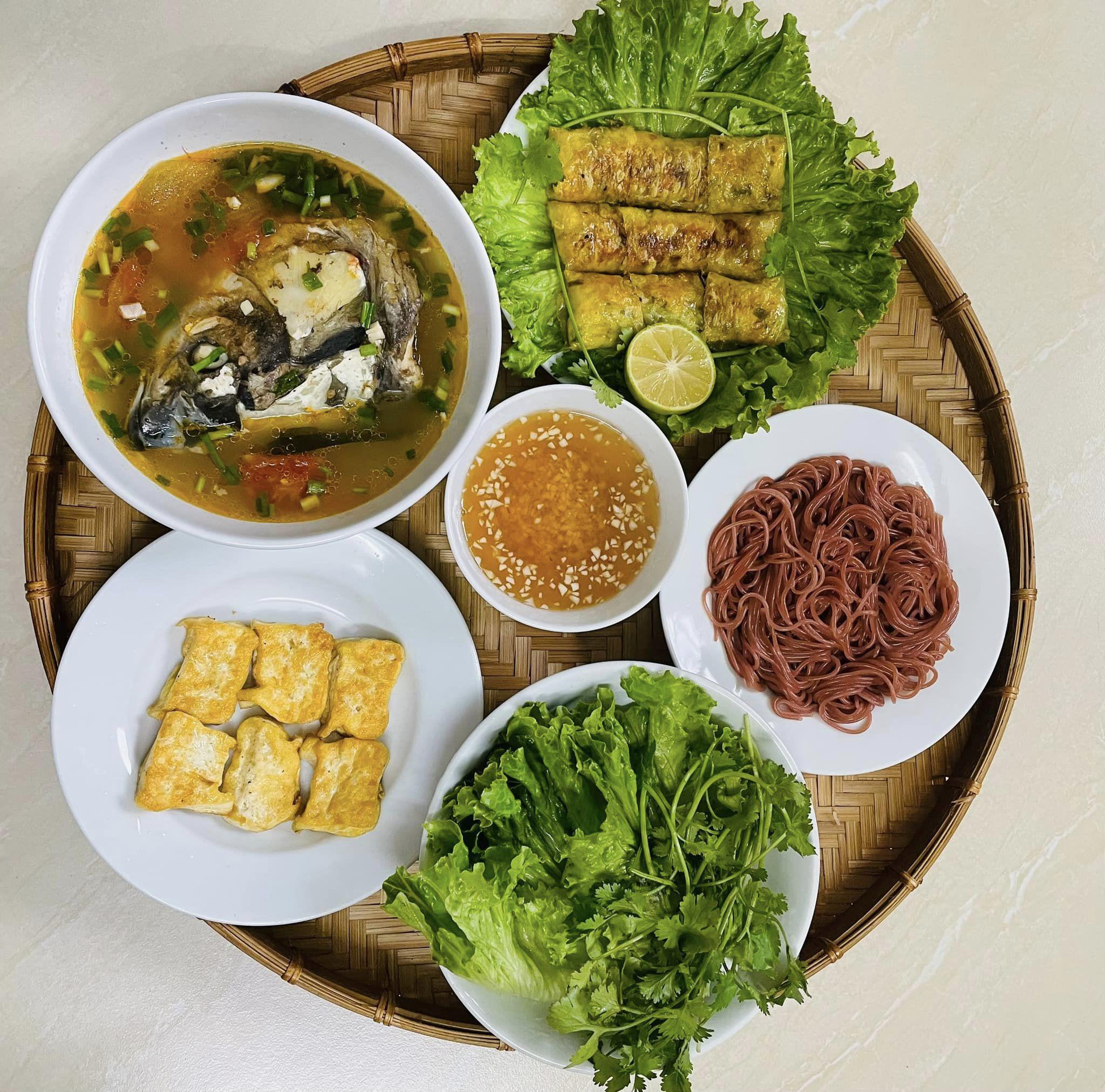 Nem chay - Canh cá - Đậu rán