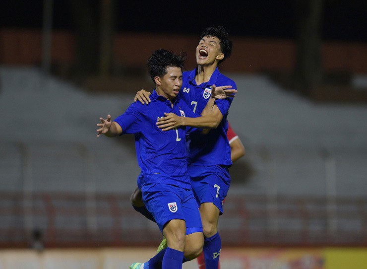 U19 Thái Lan ngược dòng đánh bại U19 Singapore