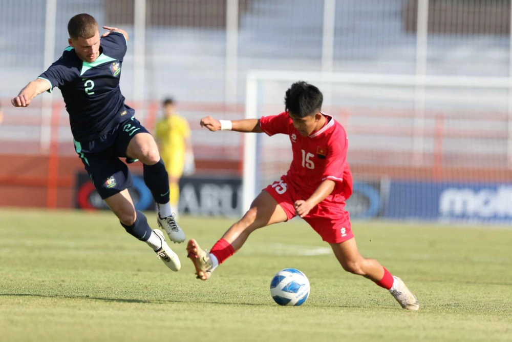 U-19 Úc có thể hình vượt trội và chơi bóng đá trình độ cao hơn các đội Đông Nam Á. Ảnh: VFF