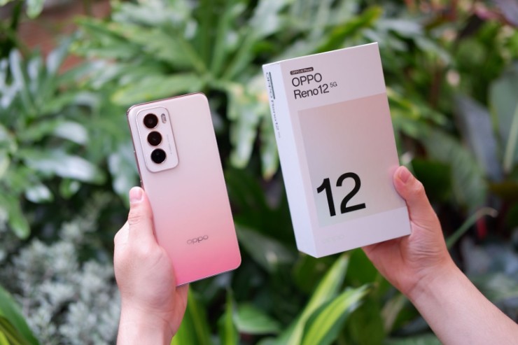 OPPO Reno12 có giá khoảng 12,99 triệu đồng.