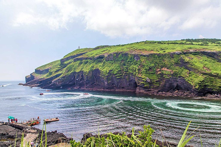 Đến đảo Jeju (Hàn Quốc), đừng quên khám phá 10 địa điểm tuyệt đẹp này - 8