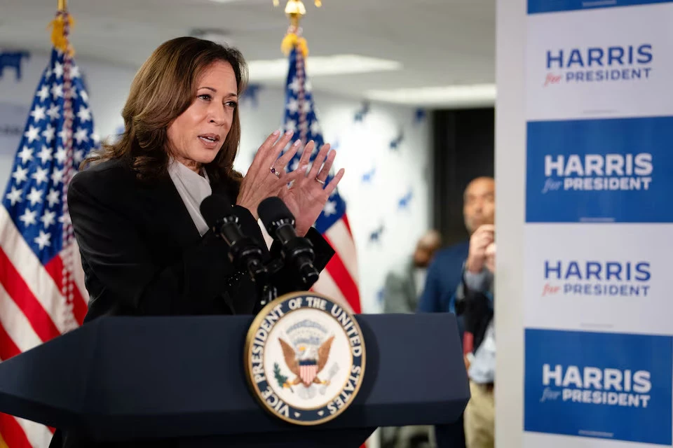 Phó Tổng thống Mỹ Kamala Harris phát biểu tại trụ sở chiến dịch tranh cử ở TP Wilmington (bang North Carolina) ngày 22-7. Ảnh: REUTERS