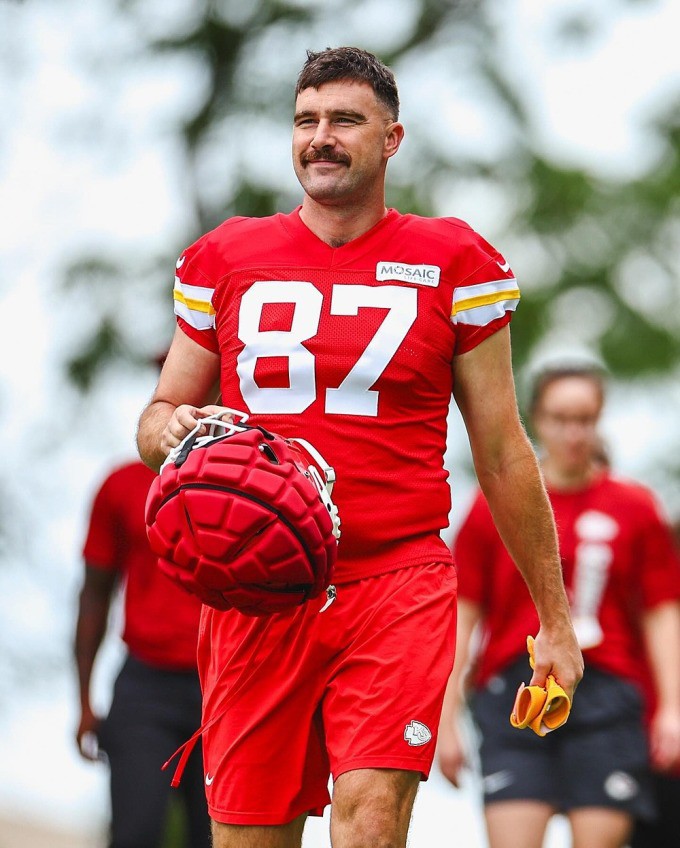 Travis Kelce tại sân tập ngày 21/7. Ảnh: Instagram Chiefs