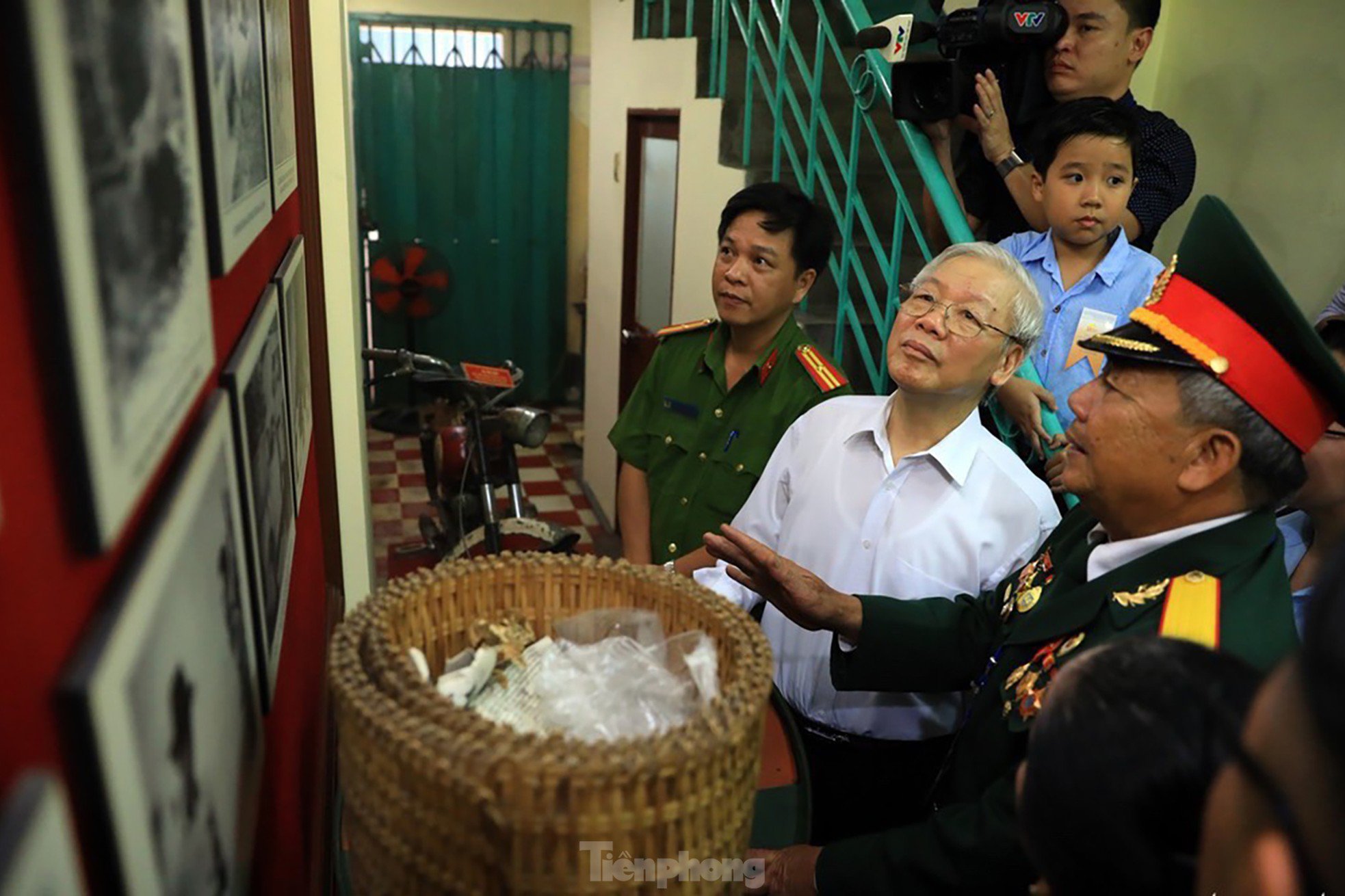 Ký ức về Tổng Bí thư Nguyễn Phú Trọng thăm hầm vũ khí bí mật - 11