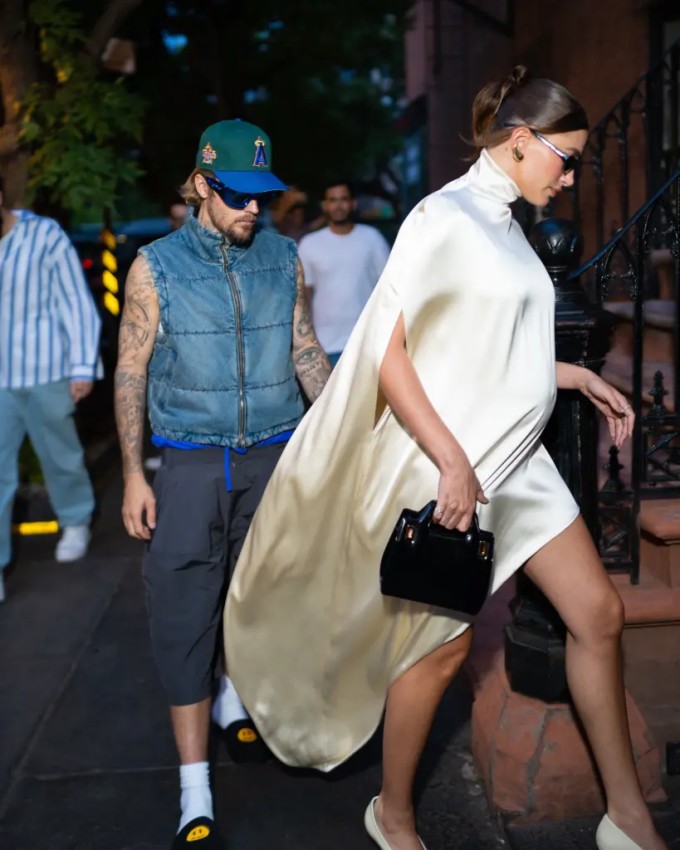 Hailey và Justin đi ăn tối ở New York vào tháng 6. Ảnh: Splash