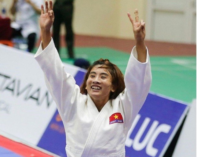 Võ sĩ judo Hoàng Thị Tình là VĐV đầu tiên của thể thao Việt Nam lên đường sang Pháp tham dự Olympic Paris 2024.