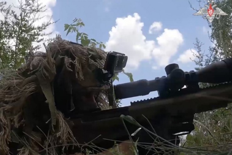 Nga đăng video xạ thủ hạ mục tiêu binh sĩ Ukraine cách 1.000 mét