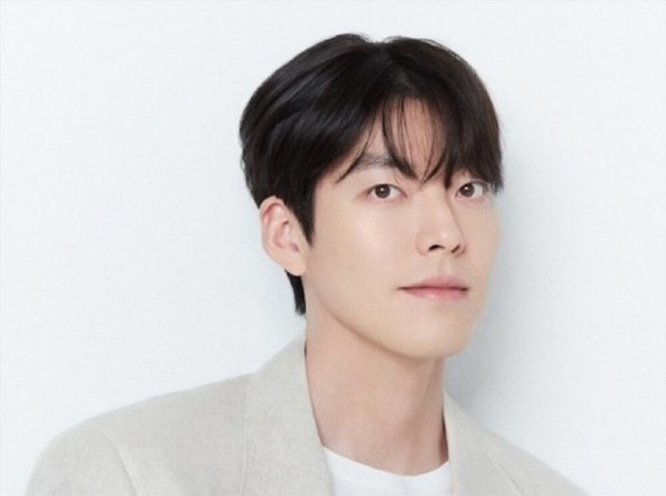 Kim Woo Bin sở hữu ngoại hình sáng.