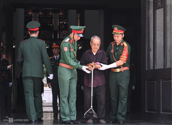 Ông Dương Trung Quốc: &#39;Lòng dân là thước đo chuẩn mực nhất&#39; - 2