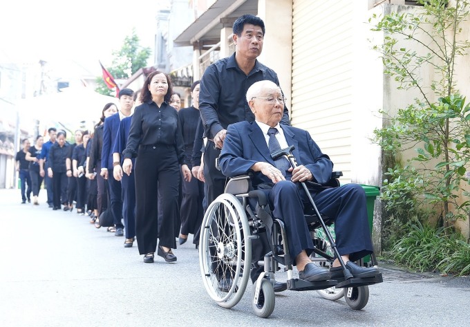 Ông Dương Trung Quốc: &#39;Lòng dân là thước đo chuẩn mực nhất&#39; - 22