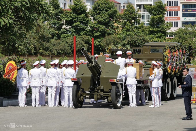 Tổng Bí thư Nguyễn Phú Trọng về với đất mẹ - 9