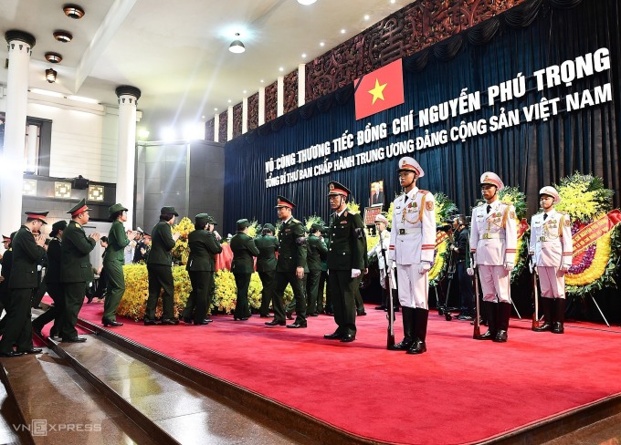 Ông Dương Trung Quốc: &#39;Lòng dân là thước đo chuẩn mực nhất&#39; - 6