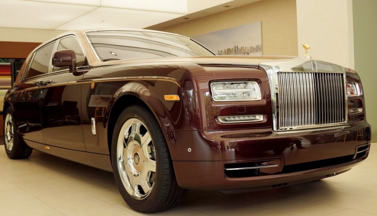 Rolls-Royce Phantom Lửa Thiêng được nhập về Việt Nam vào tháng 10/2015.