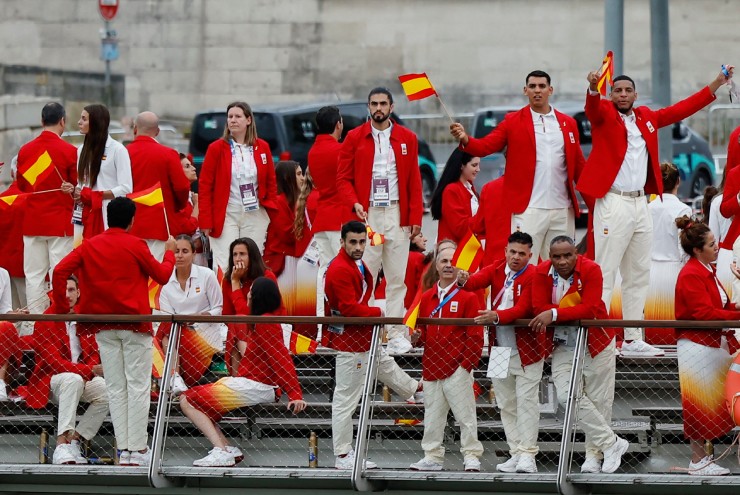 Lễ khai mạc Olympic 2024: Công phu hoành tráng, rực rỡ sắc màu - 15