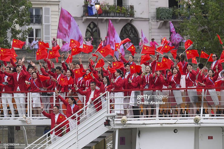 Lễ khai mạc Olympic 2024: Công phu hoành tráng, rực rỡ sắc màu - 28