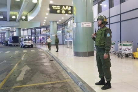 Hành khách tung tin có lựu đạn trong hành lý xách tay bị cấm bay