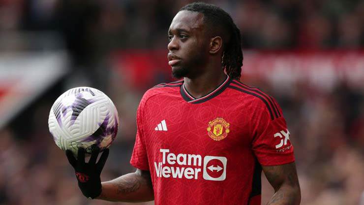 Wan-Bissaka phải được MU bán đi để vụ Mazraoui thành công