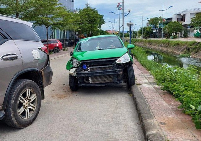 Chiếc taxi các nghi phạm đã cướp