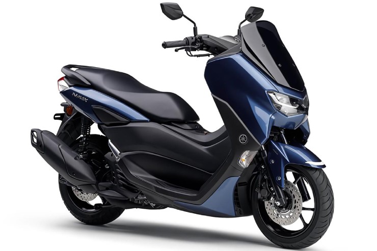 4. Yamaha Nmax ABS trang bị động cơ đơn xi lanh, SOHC, 4 thì, 4 valve, làm mát bằng chất lỏng, dung tích 124cc. Xe có chiều cao yên ngồi 765 mm và trọng lượng nặng 131 kg. Công nghệ động cơ thuộc loại Blue Core tiên tiến, thân xe nhẹ và dễ điều khiển. Xe có thân hình thể thao, nam tính, cuốn hút các tay lái phái mạnh.