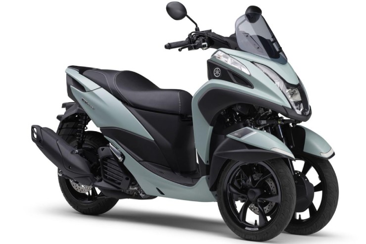 5. Yamaha Tricity 125 ABS trang bị động cơ đơn xi lanh, SOHC, 4 thì, 4 valve, dung tích 124cc, làm mát bằng chất lỏng, với chiều cao yên ngồi 770 mm và trọng lượng xe 168 kg. Có thiết kế 3 bánh, Tricity 125 ABS đem lại cảm giác lái ổn định và an toàn.