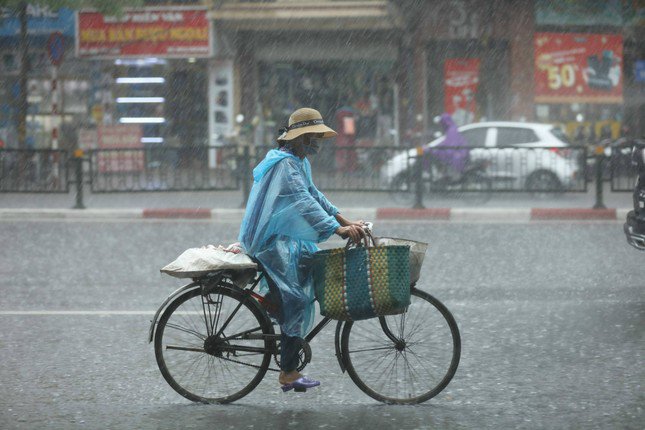 Mưa tiếp tục ở các tỉnh miền Bắc hôm nay, trong đó vùng núi, trung du Bắc Bộ có mưa rất to.