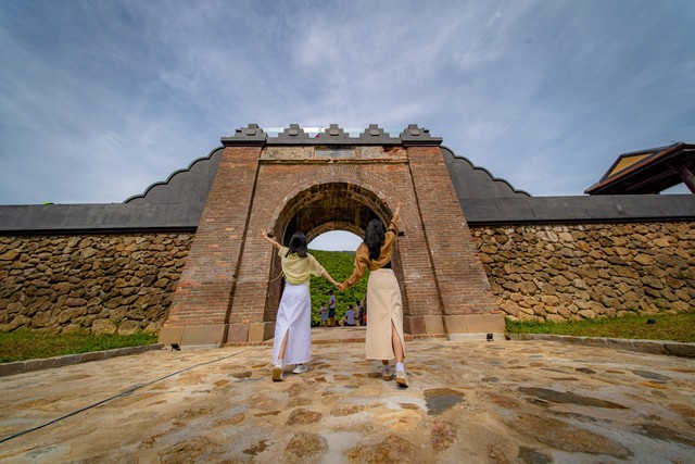 Cổng di tích Hải Vân quan.