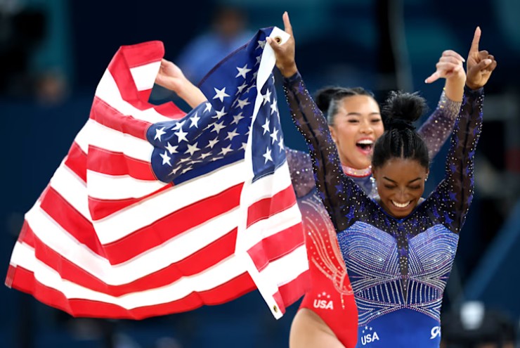 VĐV&nbsp;Simone Biles mang về tấm huy chương vàng quan trọng cho đoàn Mỹ