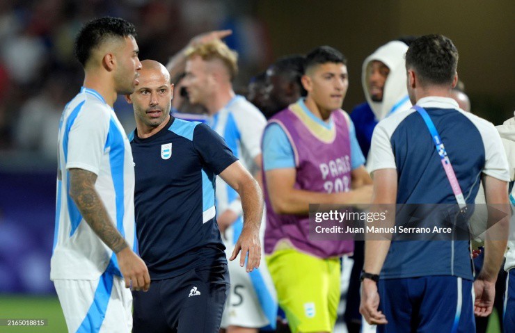 HLV U23 Argentina, Javier Mascherano ngăn những "cái đầu nóng"