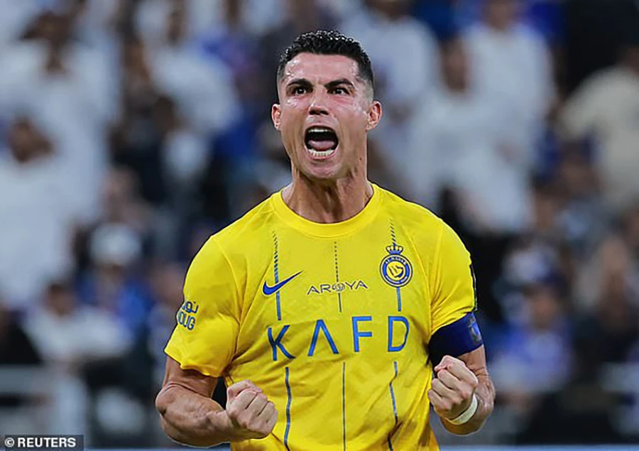 Kiểu tóc trước đó của Ronaldo tại Al Nassr và tuyển Bồ Đào Nha ở Euro 2024. ẢNH: SHUTTERSTOCK, REUTERS