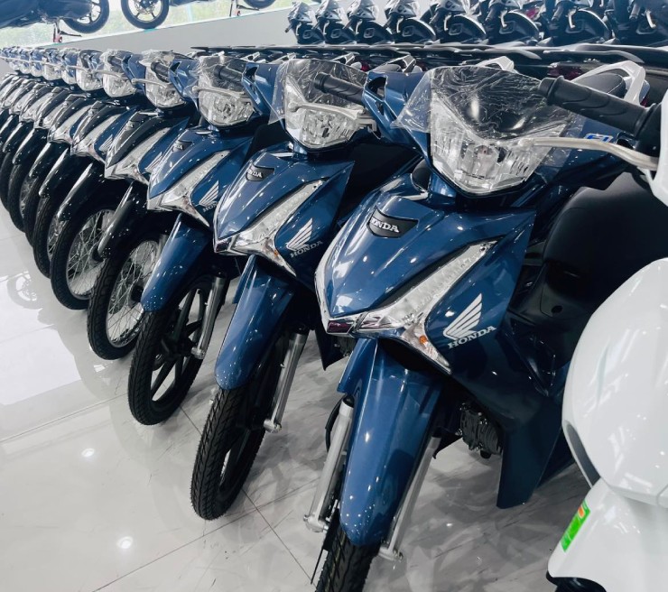 Giá Honda Future 125 FI đầu tháng 8/2024, chênh từ hơn 4 triệu đồng - 2