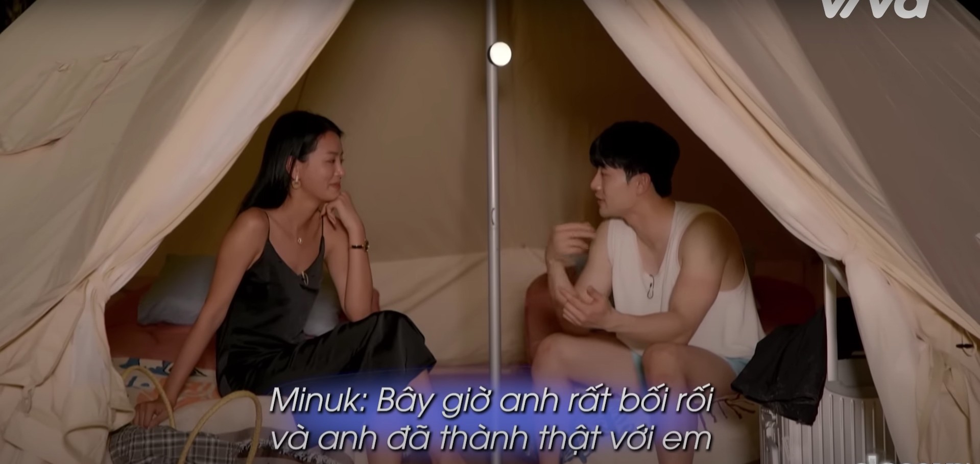 Á hậu Bùi Khánh Linh hẹn hò với mỹ nam Hàn Quốc hậu show 