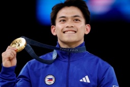 Tỏa sáng ở Olympic, 'hoàng tử thể dục Philippines' được thưởng hai căn nhà