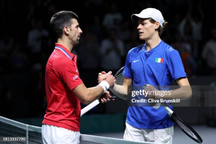 Djokovic (áo đỏ) sẽ thoải mái xem Sinner (bên phải) thi đấu ở Canada