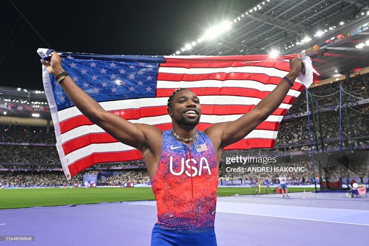 Noah Lyles hạnh phúc với tấm HCV quý giá