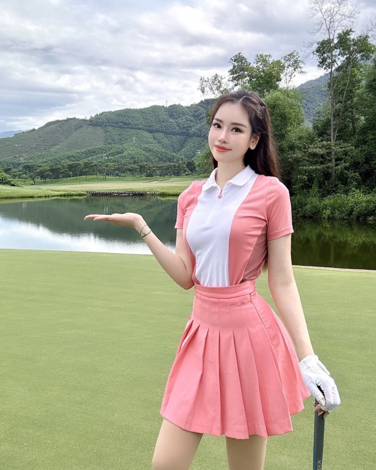 Trang phục chơi golf của con dâu tỷ phú Hoàng Kiều - 11