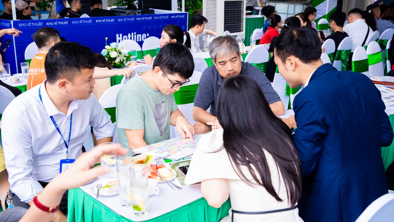 Sau khi tìm hiểu chuyên sâu và trải nghiệm thực tế, nhiều khách hàng đã đặt mua ngay căn hộ The Fibonan