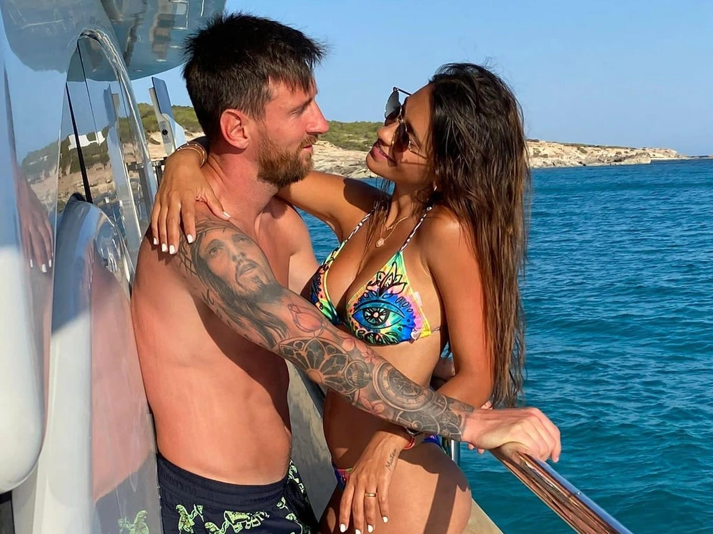 Messi không muốn tiếp xúc gần gũi với những phụ nữ khác vì anh có một tình yêu lớn lao dành cho vợ