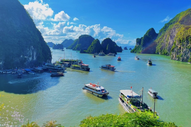 Vẻ đẹp độc nhất vô nhị chỉ có ở vịnh Hạ Long.