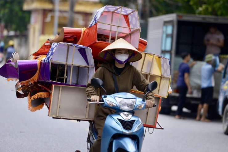 Biệt thự, xe sang cho người cõi âm lên kệ phục vụ Rằm tháng 7 - 17