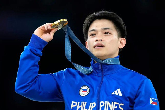 Mâu thuẫn của VĐV Philippines đoạt 2 HCV Olympic Paris: Bị mẹ bòn rút tiền chơi chứng khoán - 1