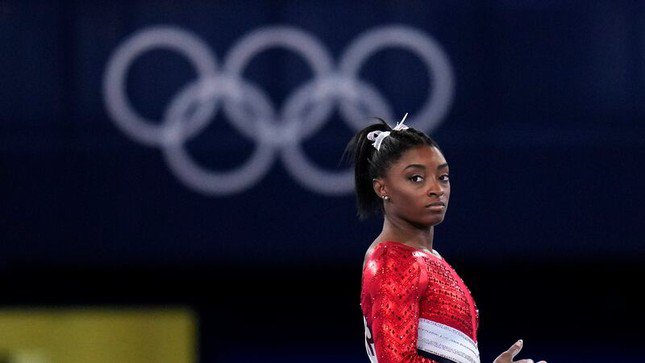 Simone Biles kiếm 7 triệu USD trong năm qua