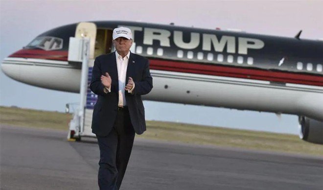 Tổng thống Mỹ Donald Trump thường xuyên sử dụng chiếc Boeing 575 để di chuyển